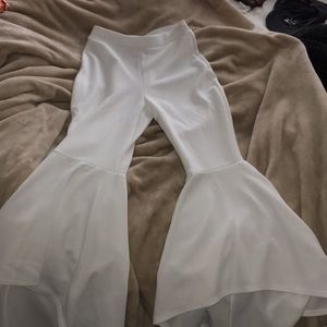 White ruffle hem skinny trousers ! Petite